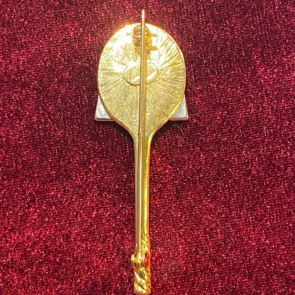 Vintage Tennis Racket Brooch Signed “Le” Gold Tone - Picture 2 of 5